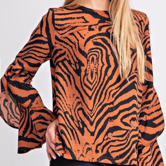 *NEW* ANIMAL PRINT LONG SLEEVE - Picture 1 of 4